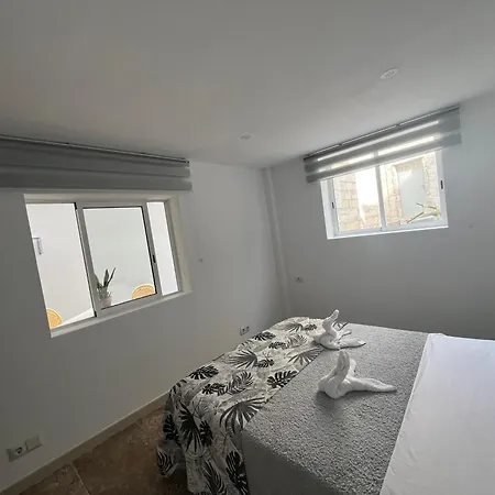 Liudis Costa Adeje (Tenerife)